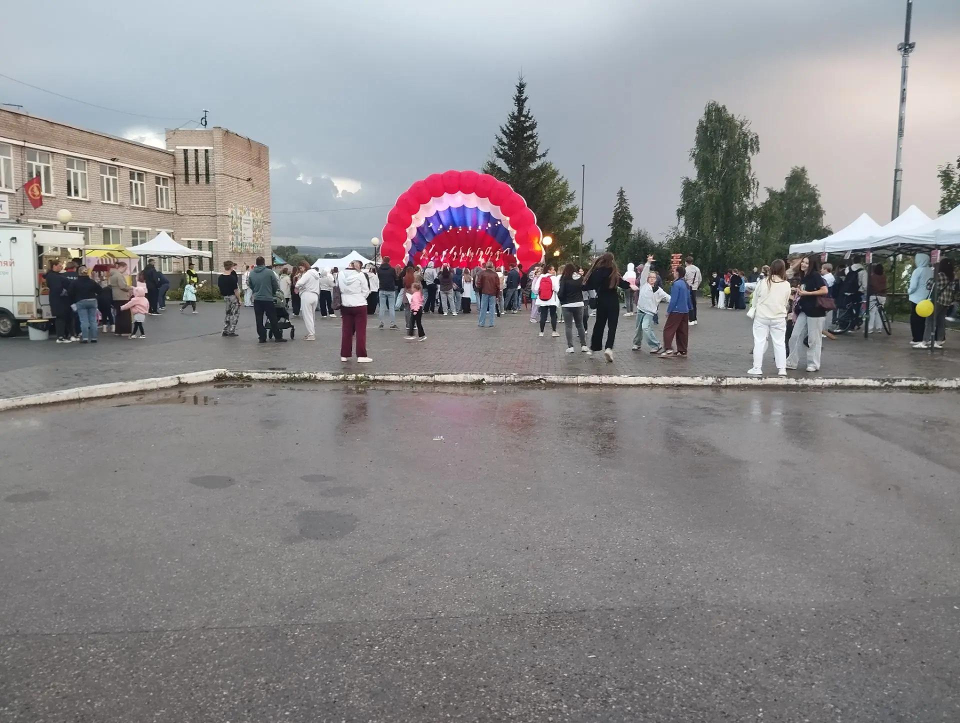 Охрану и безопасность праздника посвящённого Дню села Фролы осуществляла компания Цербер Охрану и безопасность праздника посвящённого Дню села Фролы осуществляла компания Цербер